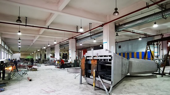 巨匠聯(lián)合標(biāo)識(shí)，公司擁有現(xiàn)代化廠(chǎng)房面積近1萬(wàn)平方米